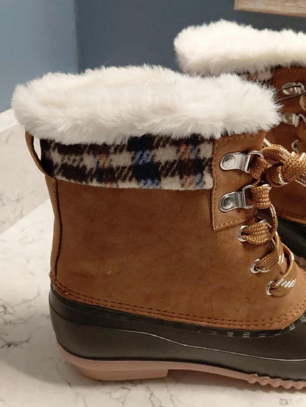 NEW Maurices PACKAWAY Whitney Cognac Plaid Duck Boot Size 9 Womens Fur